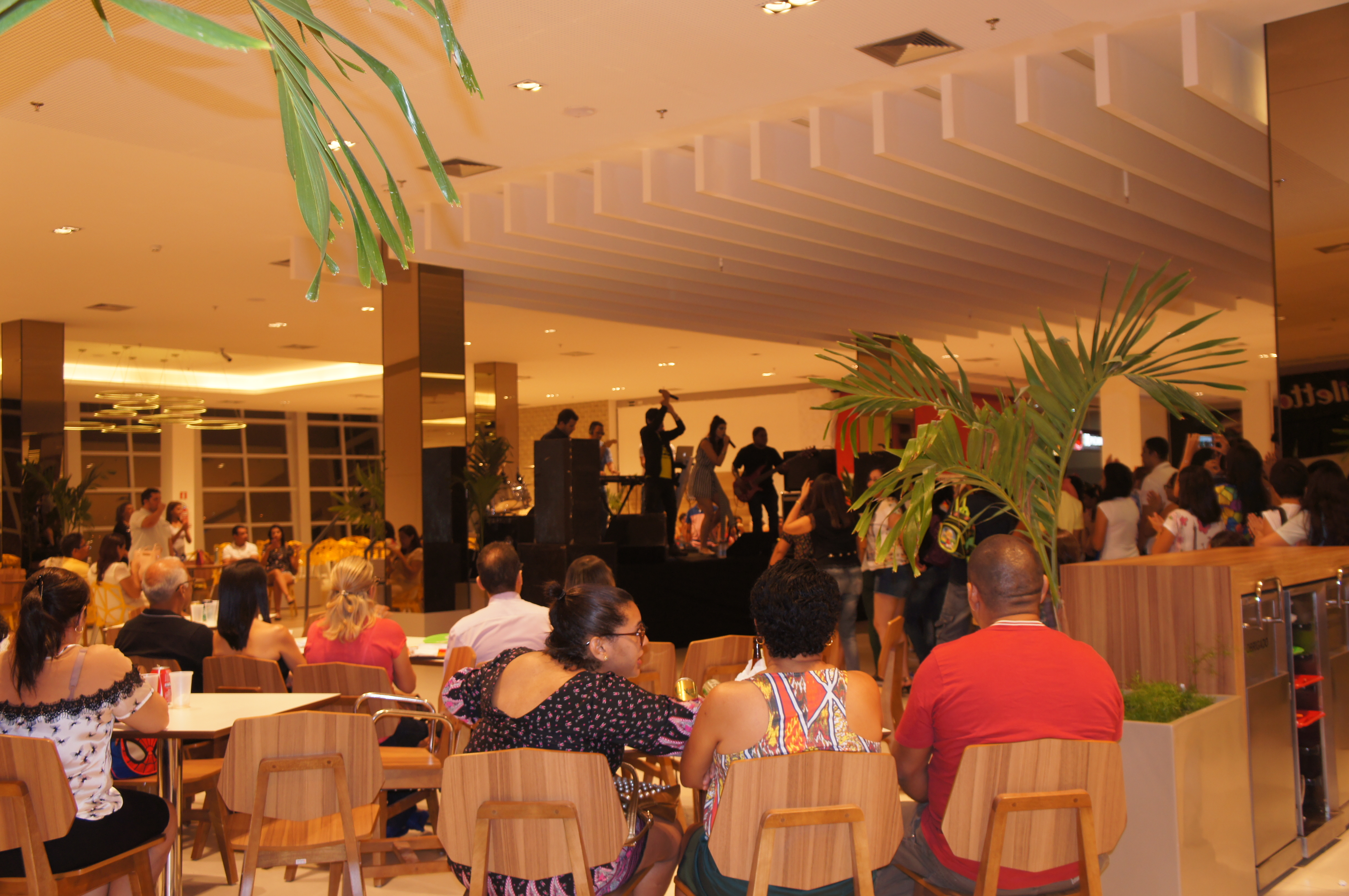 Festival de Verão movimenta última semana de férias no Shopping Rio Poty