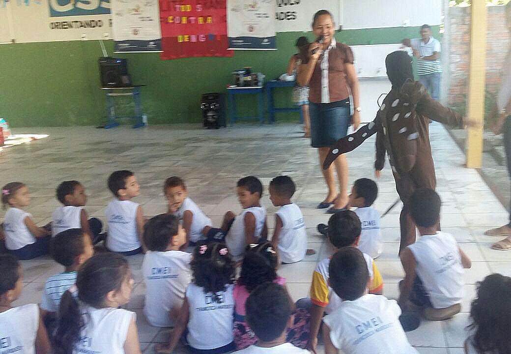 Creche recebe ação educativa em promoção do Dia C