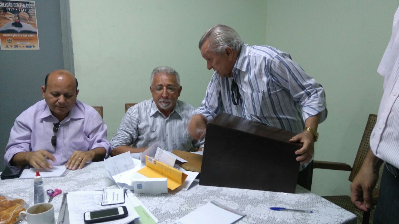 Imortais se reúnem para eleger novo acadêmico da APL; seis concorrem à vaga