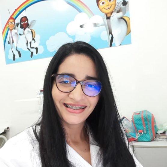 Boneca momo ressurge e psicóloga orienta os pais quanto aos cuidados