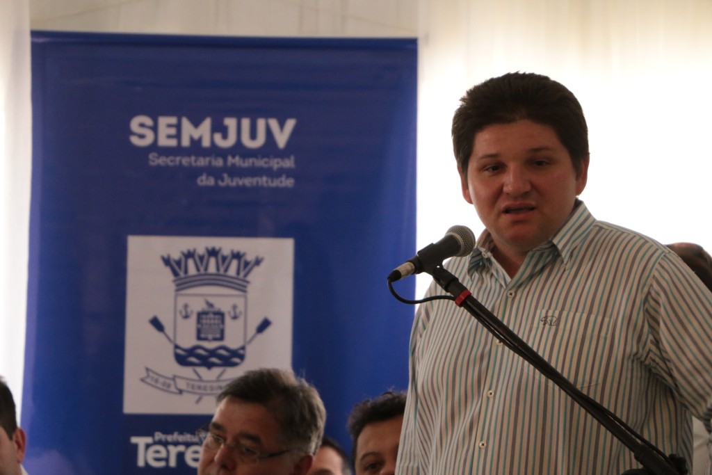 Semjuv homenageia mais de 300 alunos do Unitodos e anuncia ampliação do programa