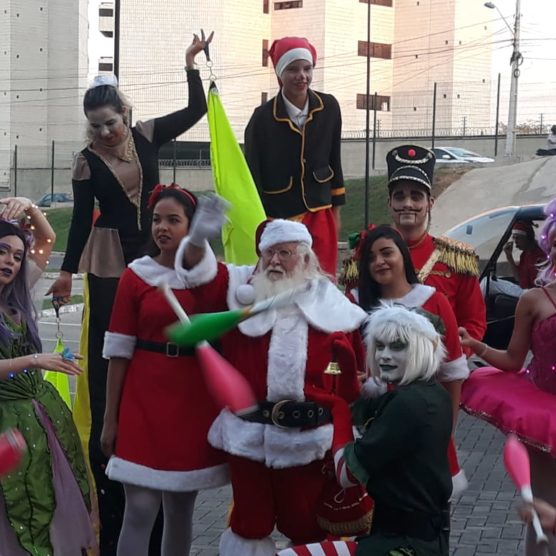 Chegada do Papai Noel emociona teresinenses no Shopping Rio Poty