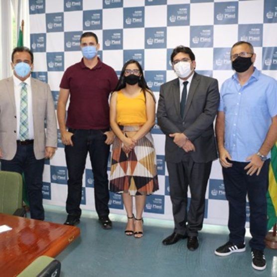 Henrique Pires e lideranças do sul do Piauí em audiência dom Rafael Fonteles