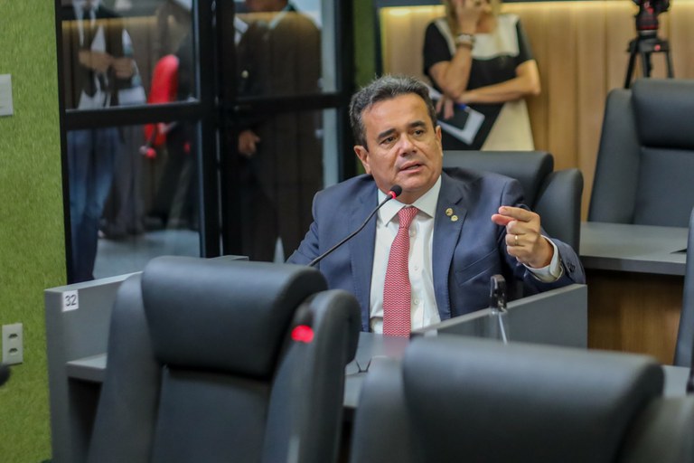 Henrique Pires comemora sanção da lei que garante ampliação da Justiça Federal no Piauí